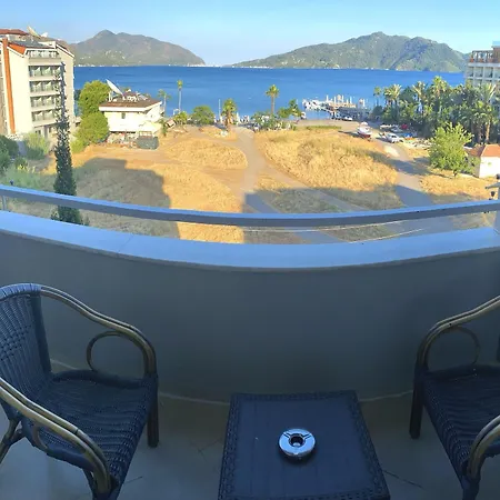 Gold Butik 酒店 马尔马里斯